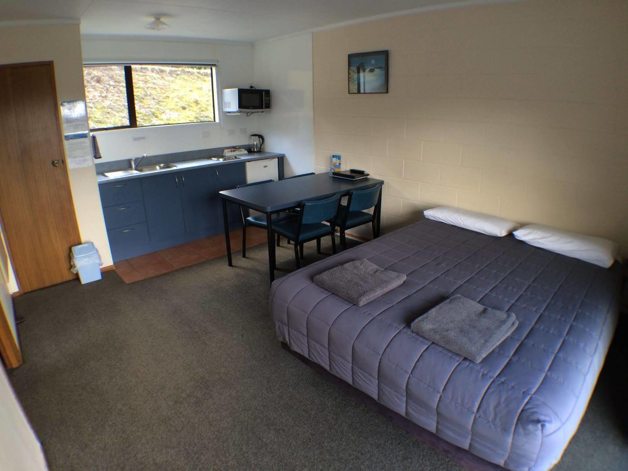 Mt Aspiring Holiday Park Wanaka Esterno foto